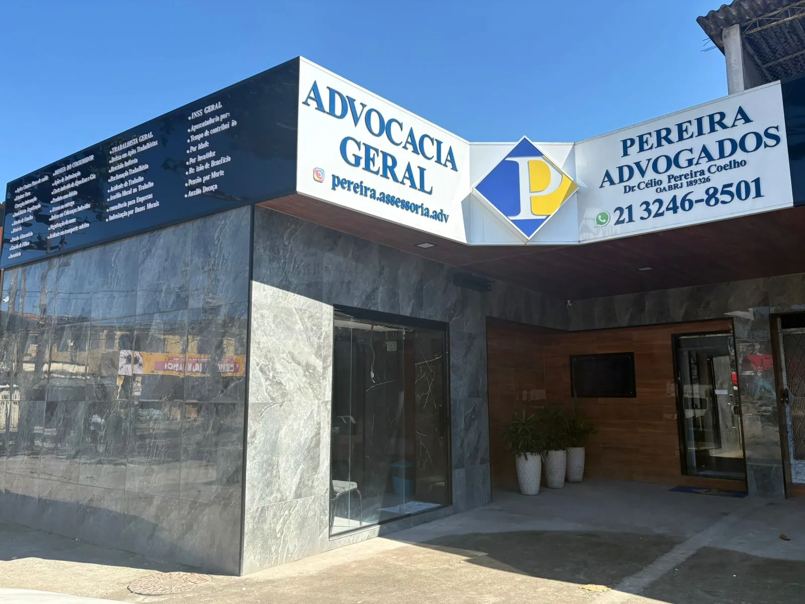 Fachada do escritório Pereira Advocacia em Santa Cruz, Rio de Janeiro